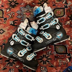 Technica Women’s Fit Ski Boots